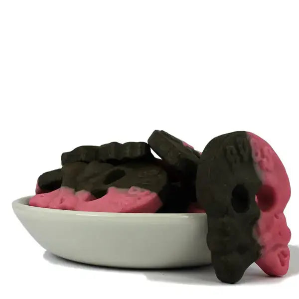BUBS Godis: Raspberry Liquorice Skull Candy Sweden 90g bag